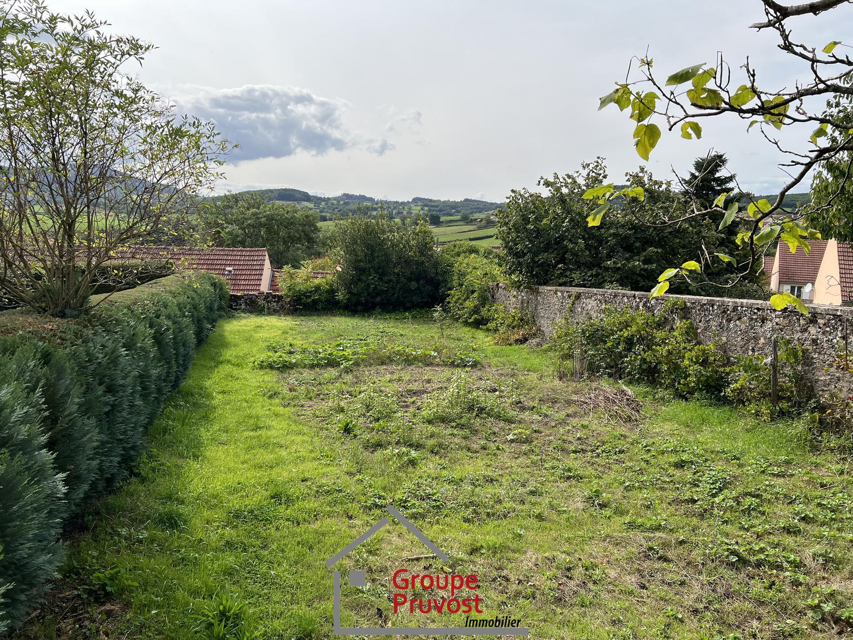 Maison de village avec jardin