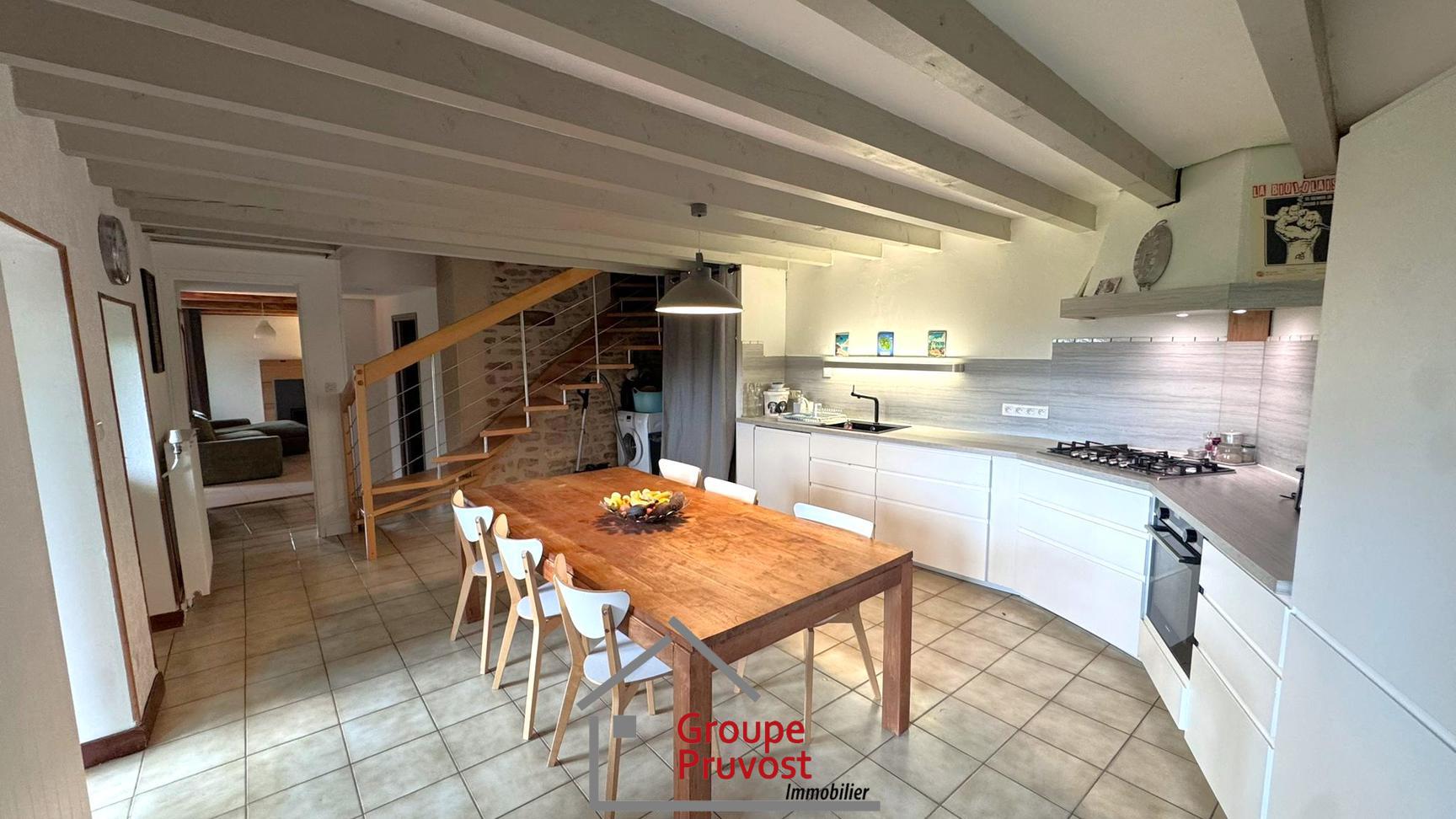 gedeon-photo-1587d21415b41dd13701bbfc60b0f91c Maison de village