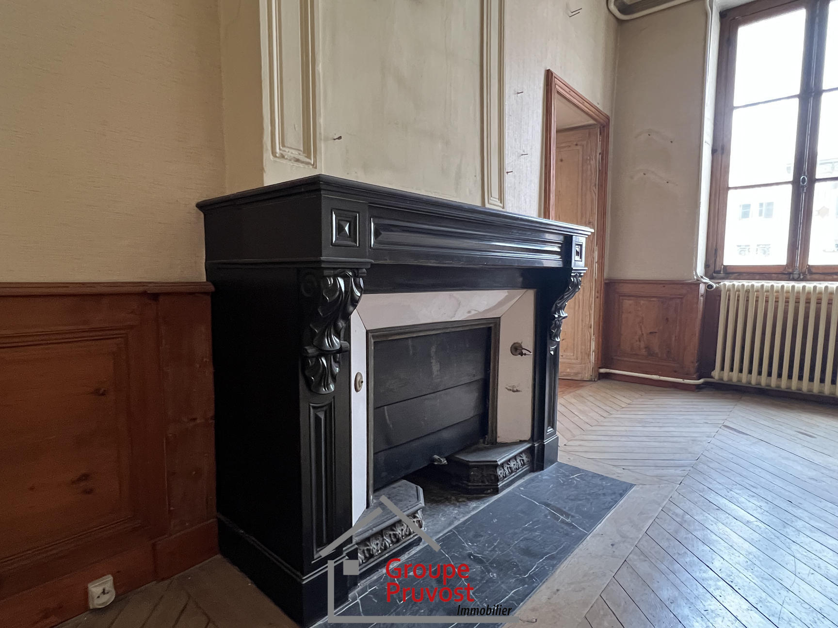 gedeon-photo-39ab2846f5eaf5773b6a4bbbea3d62eb Bel appartement bourgeois