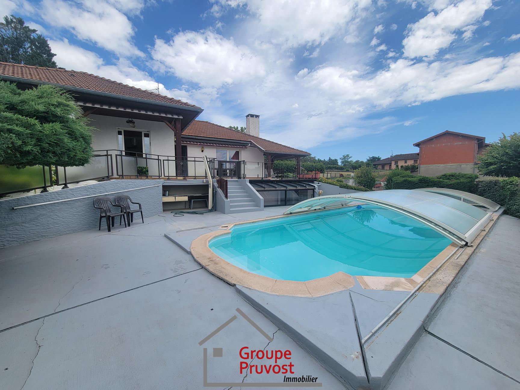 Vente Maison 150 m² à Saint-Vincent-de-Boisset 350 000 €