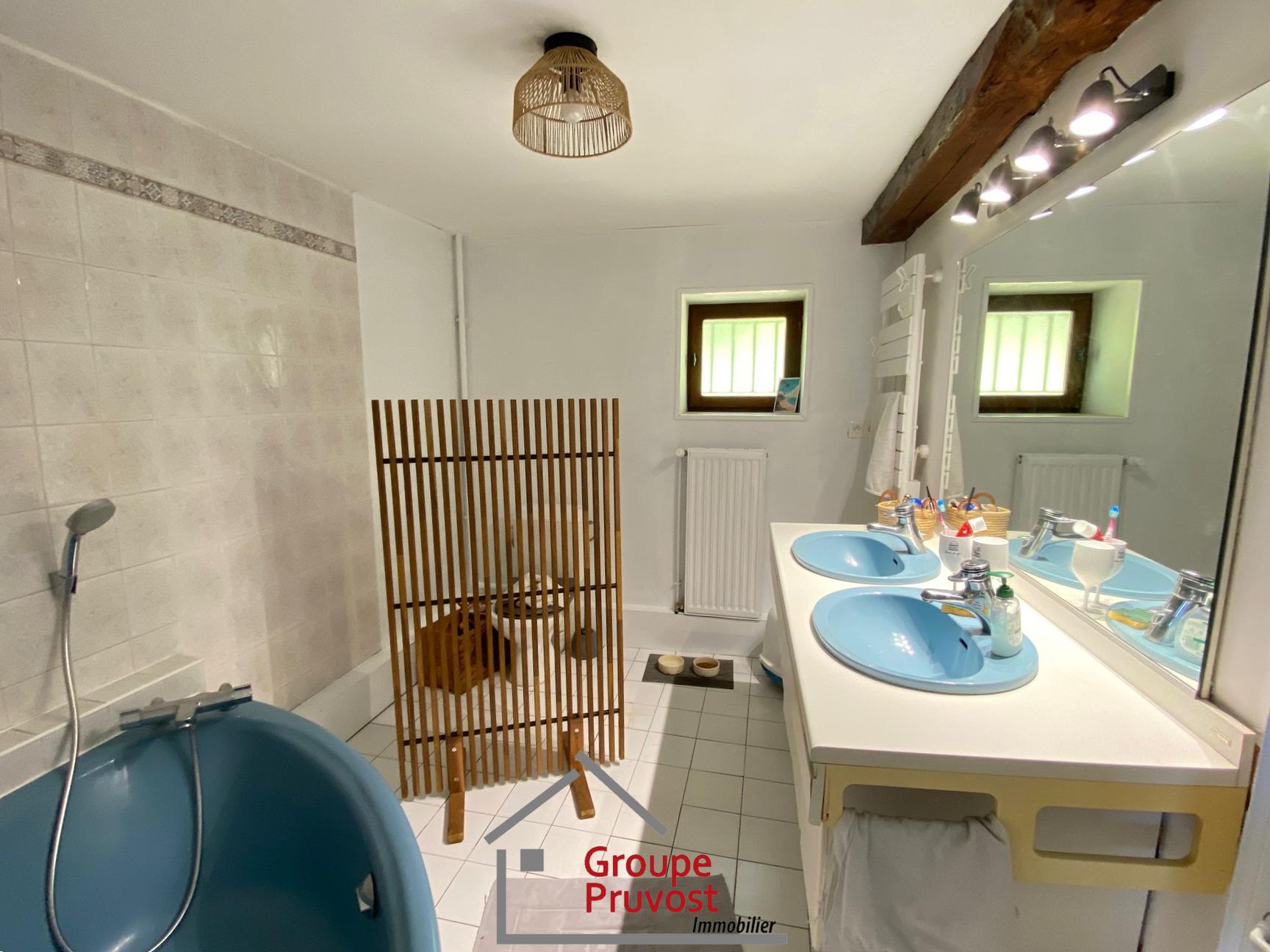 gedeon-photo-8b2858e78df44be093a66ed8dac56979 Maison de village