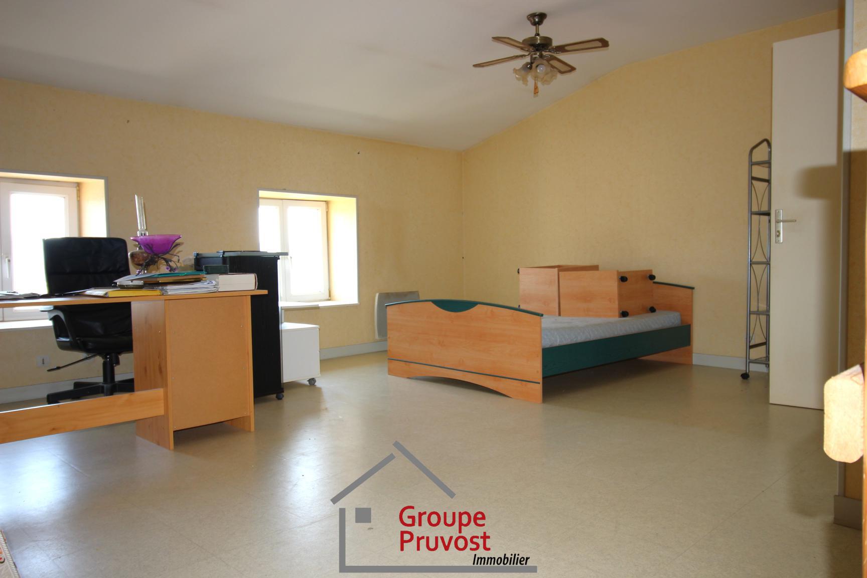 gedeon-photo-8d57bad6c51f5b1e2a99d01d48f3a63b Immeuble de 2 appartements