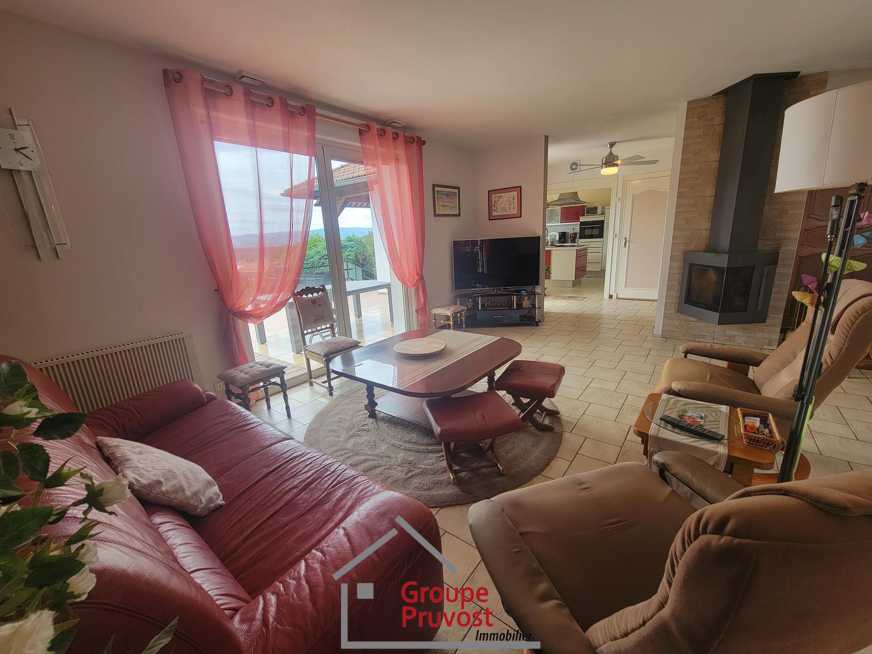 Vente Maison 150 m² à Saint-Vincent-de-Boisset 350 000 €