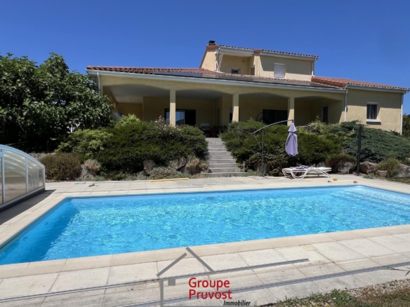 Très belle villa avec piscine