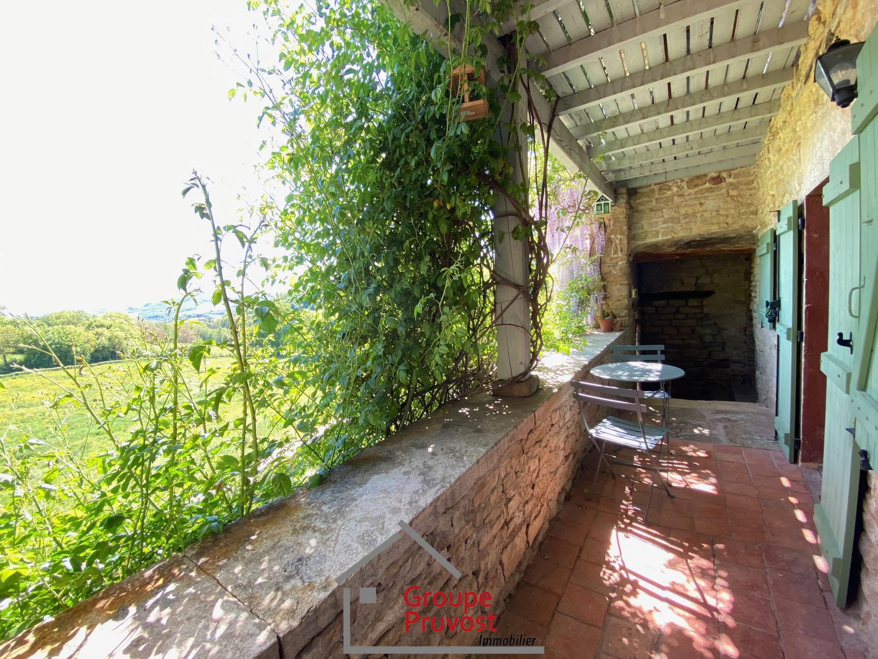 gedeon-photo-c0e95c5e2de8ac872c56a23e2b624ba3 Maison de village
