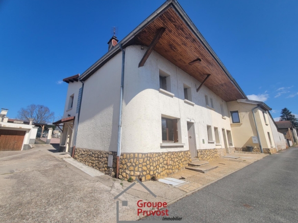 Vente Maison de ville 144 m² à Pouilly-sous-Charlieu 129 000 €