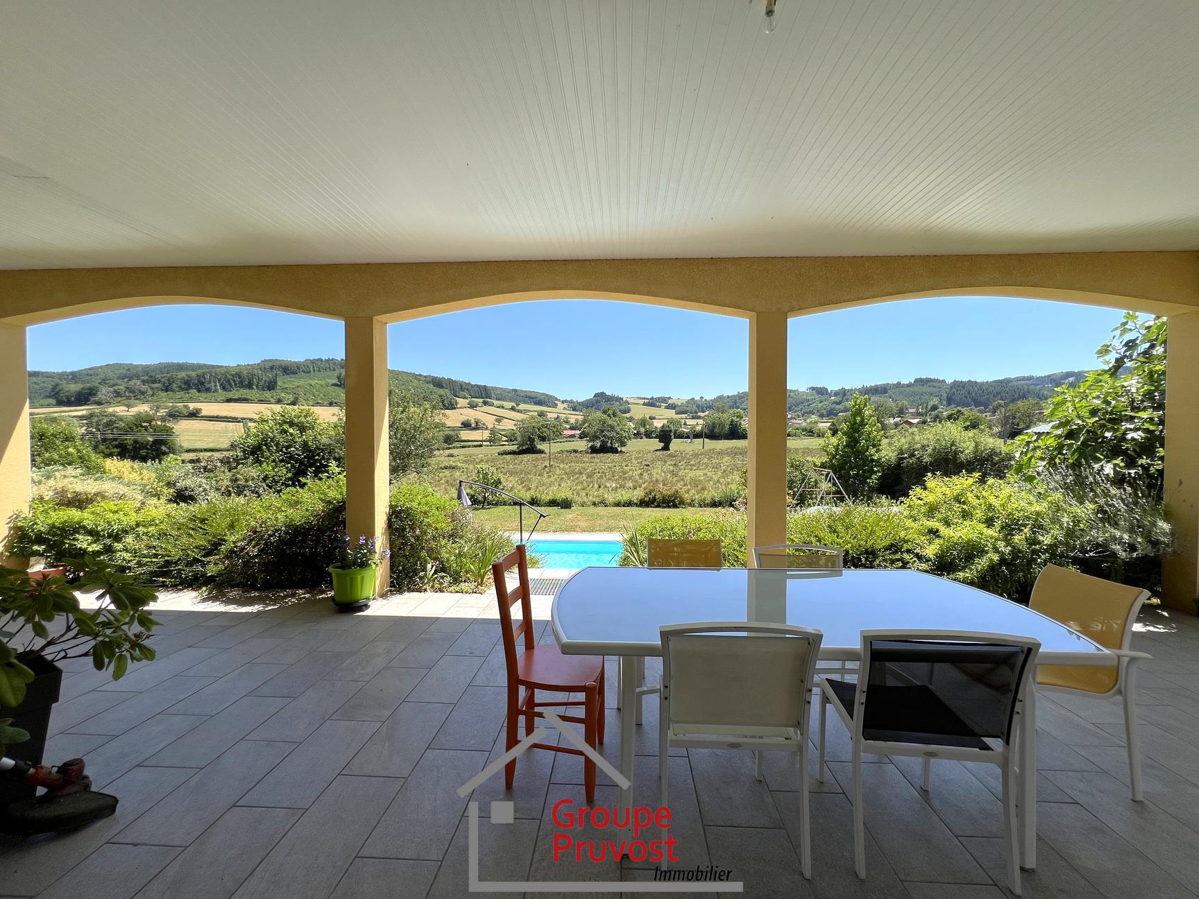 gedeon-photo-e8932079836ac34b0e9e5c3a077a3813 Très belle villa avec piscine