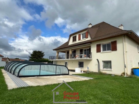 Vente Maison 282 m² à Pouilly-les-Nonains 325 000 €