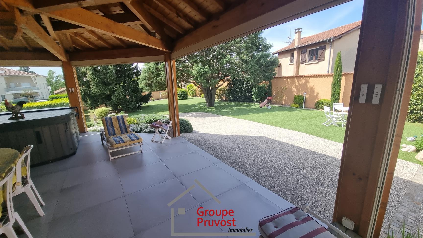 gedeon-photo-0d4106919e10e33e92755ff3542b9f22 Très belle bâtisses terrain 1343 m²