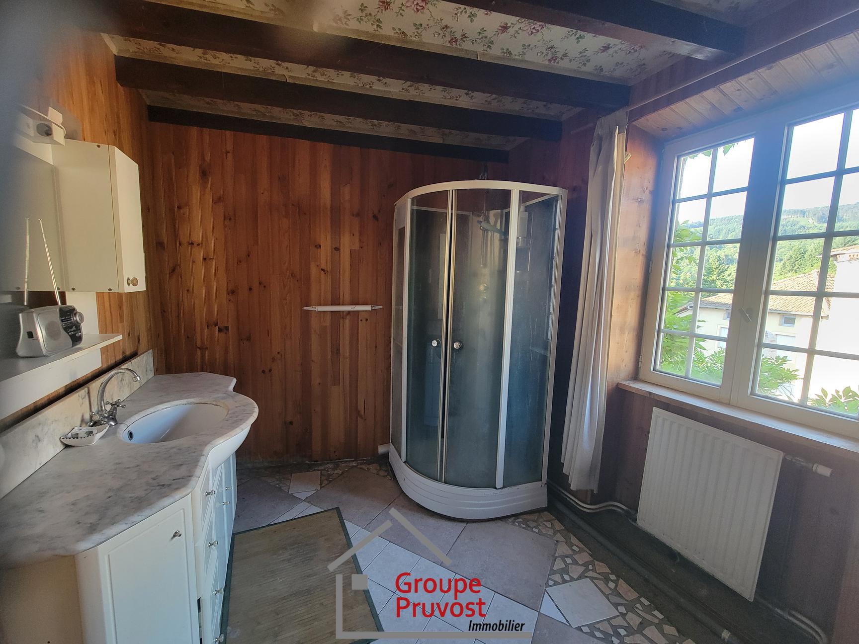 Vente Maison de village 200 m² à Renaison 99 900 €