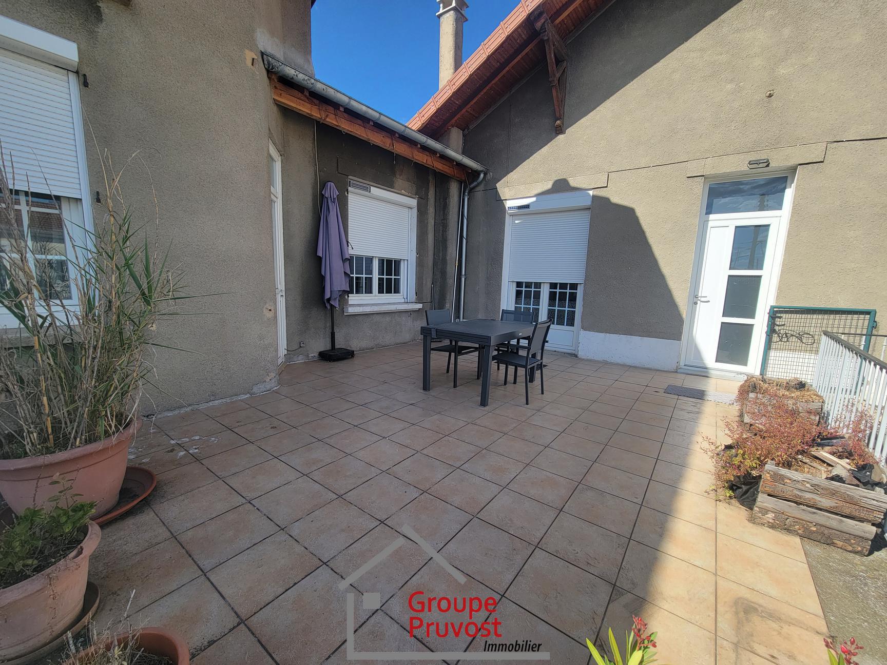 Vente Immeuble 430 m² à Le Coteau 295 000 €