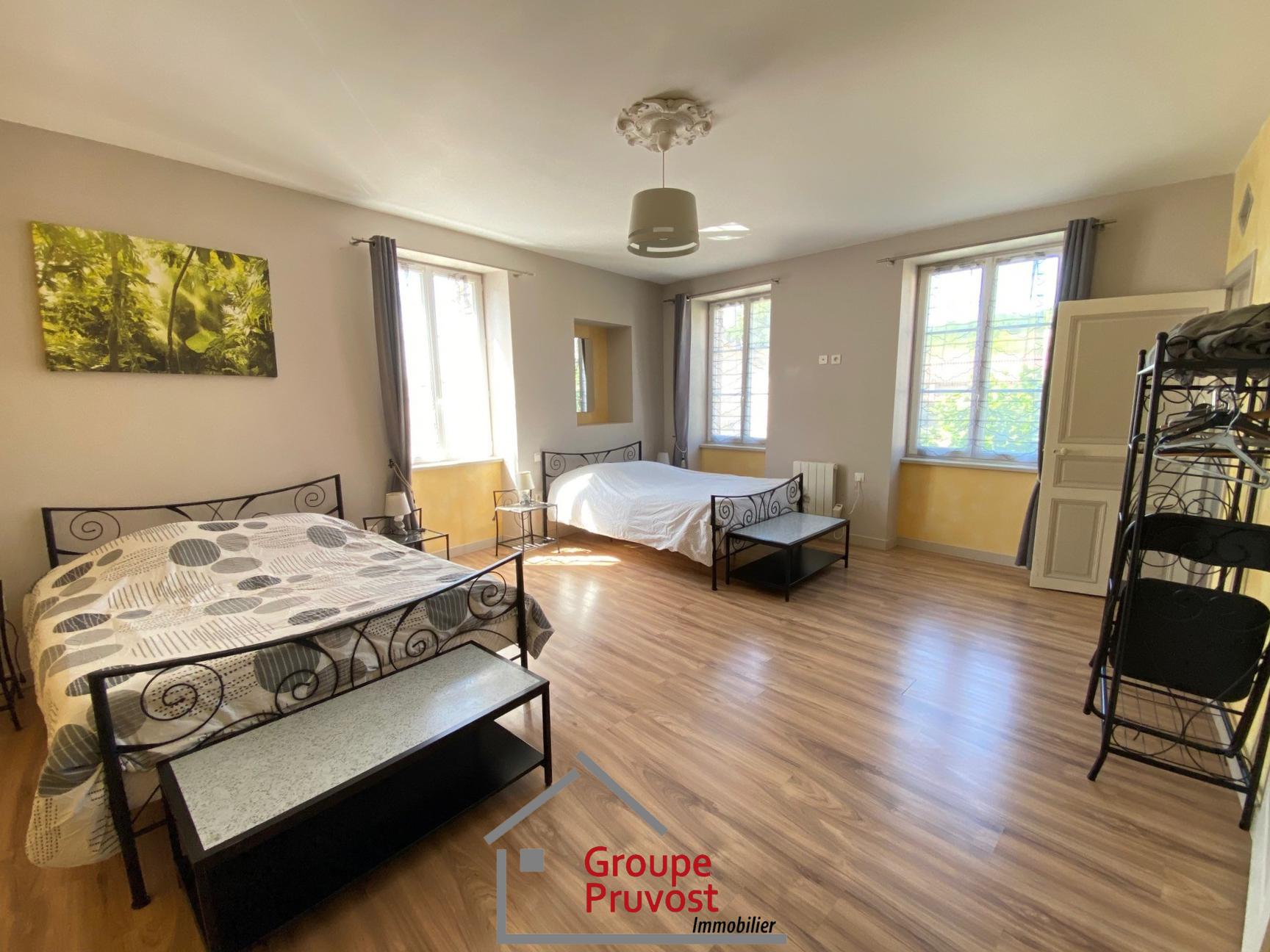 gedeon-photo-274ba3c6e9172e1bebfa1223a9f2ac2e Maison de village