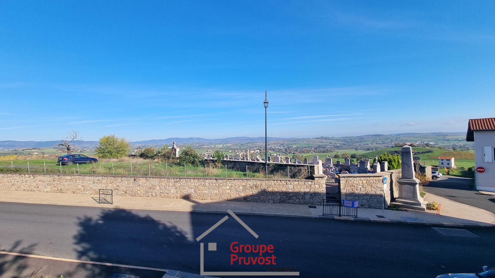 gedeon-photo-29fd2bed4d6ecafac8bf06c79a23a9f6 Terrain à bâtir de 586m²