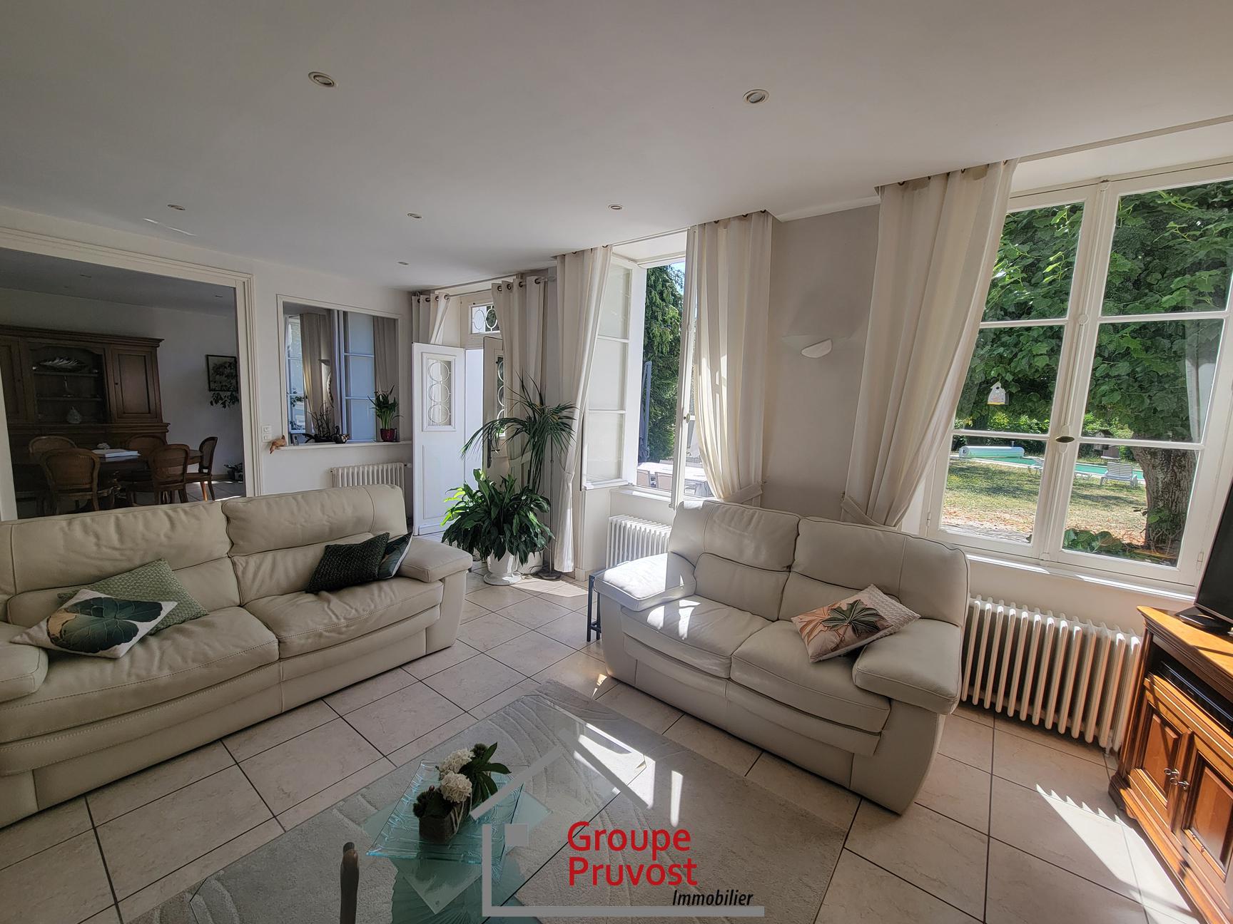 Vente Propriété 290 m² à Renaison 720 000 €