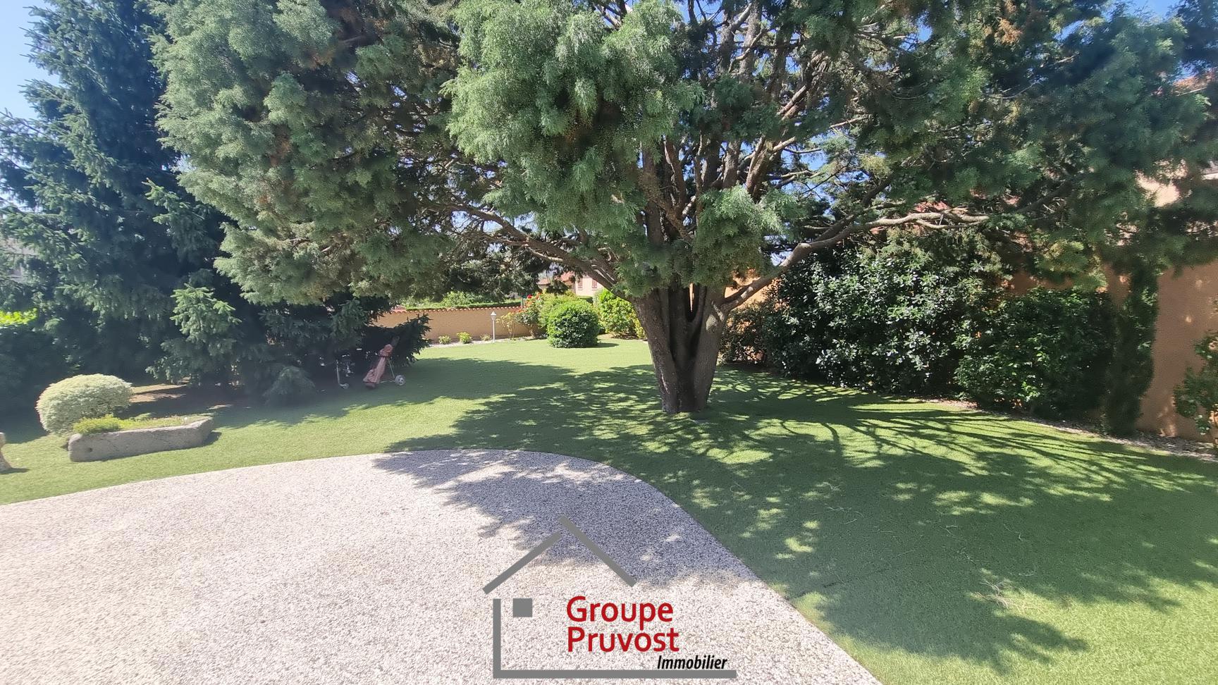 gedeon-photo-3d3c622039b06caa6298ea05f6a0dd3a Très belle bâtisses terrain 1343 m²