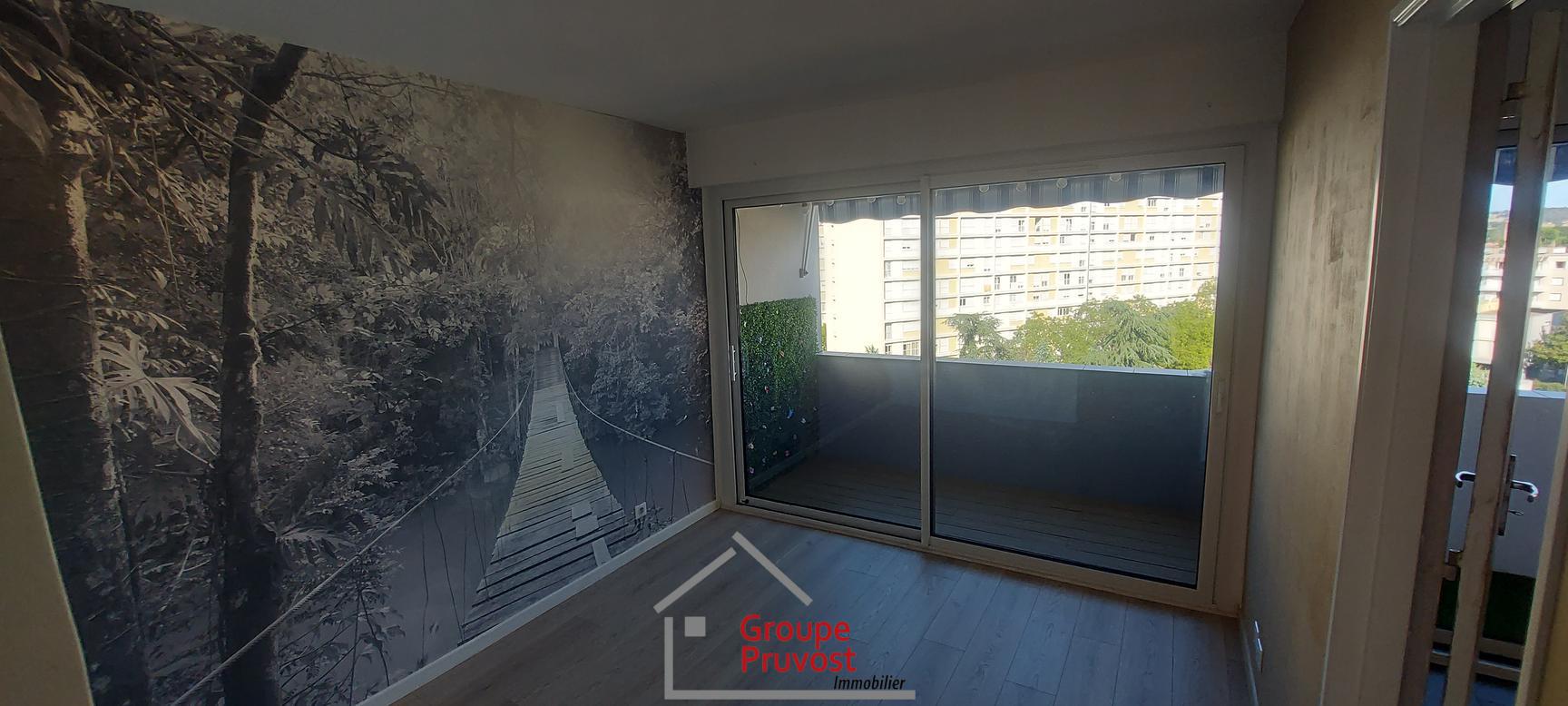 Vente T4 84 m² à Roanne 146 000 €