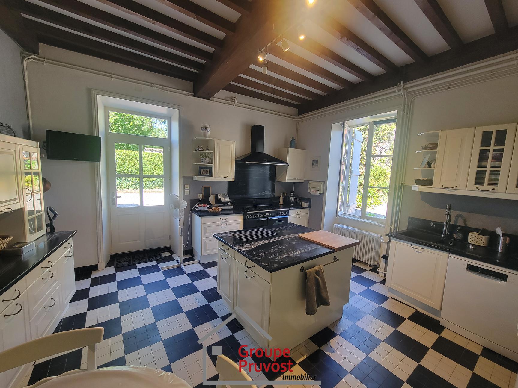Vente Propriété 290 m² à Renaison 720 000 €
