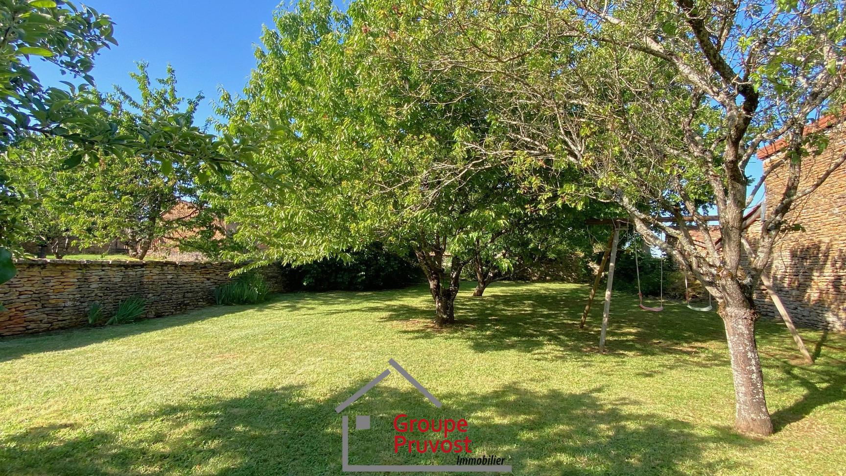 gedeon-photo-5f9e9162c37c9eda7961b69632124177 Maison de village