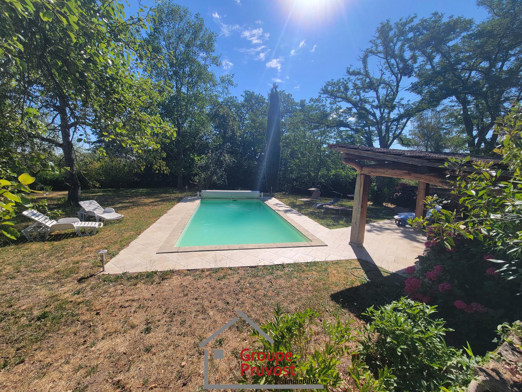 Vente Propriété 290 m² à Renaison 720 000 €