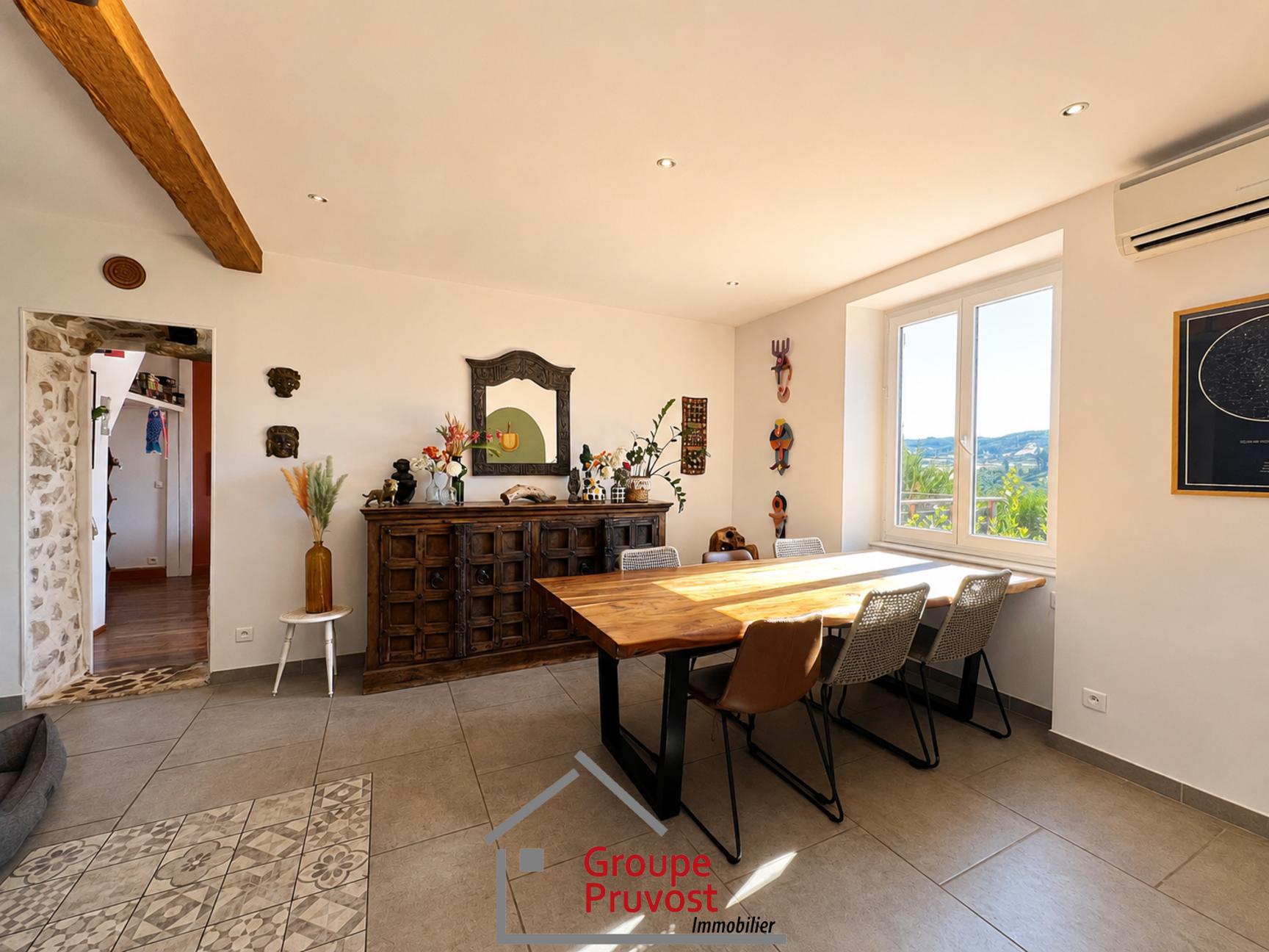 gedeon-photo-634e7b3f8c6f197265d1a05461fc12d5 Jolie maison en pierres