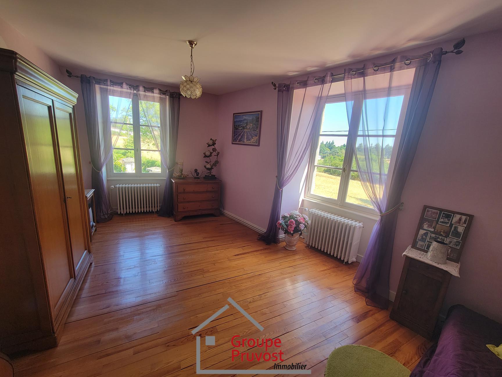 Vente Propriété 290 m² à Renaison 720 000 €