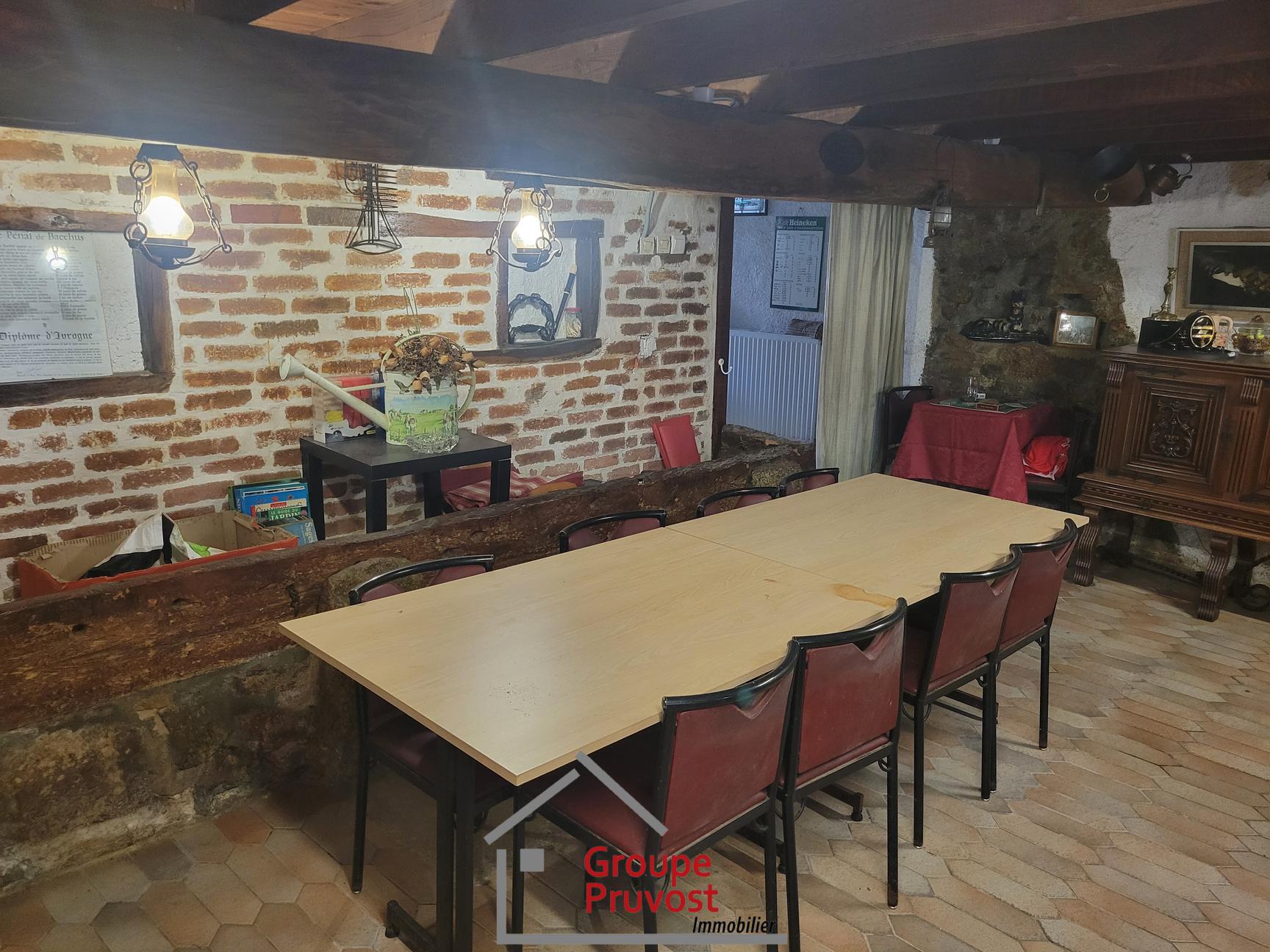 Vente Maison de village 200 m² à Renaison 99 900 €
