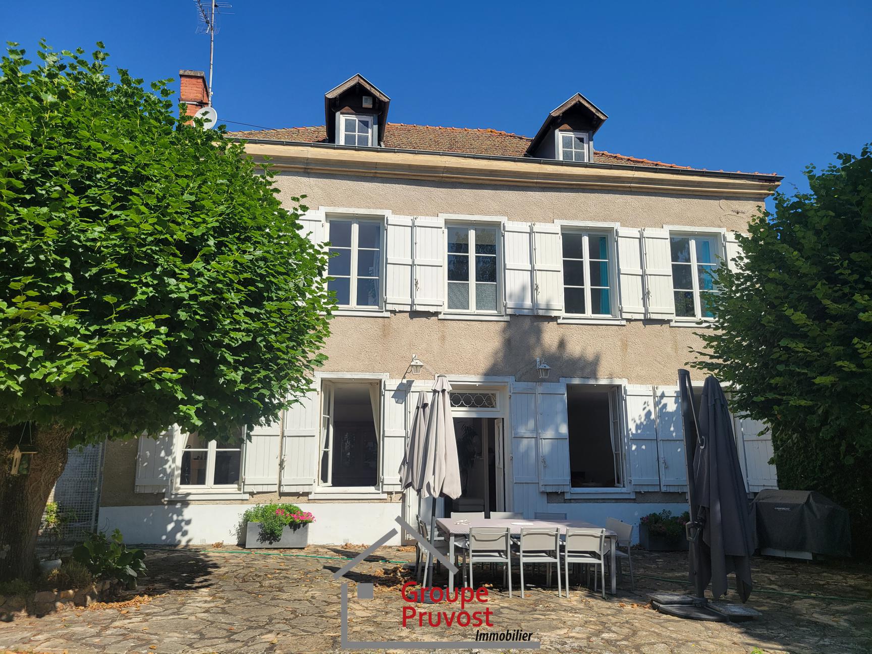 Vente Propriété 290 m² à Renaison 720 000 €