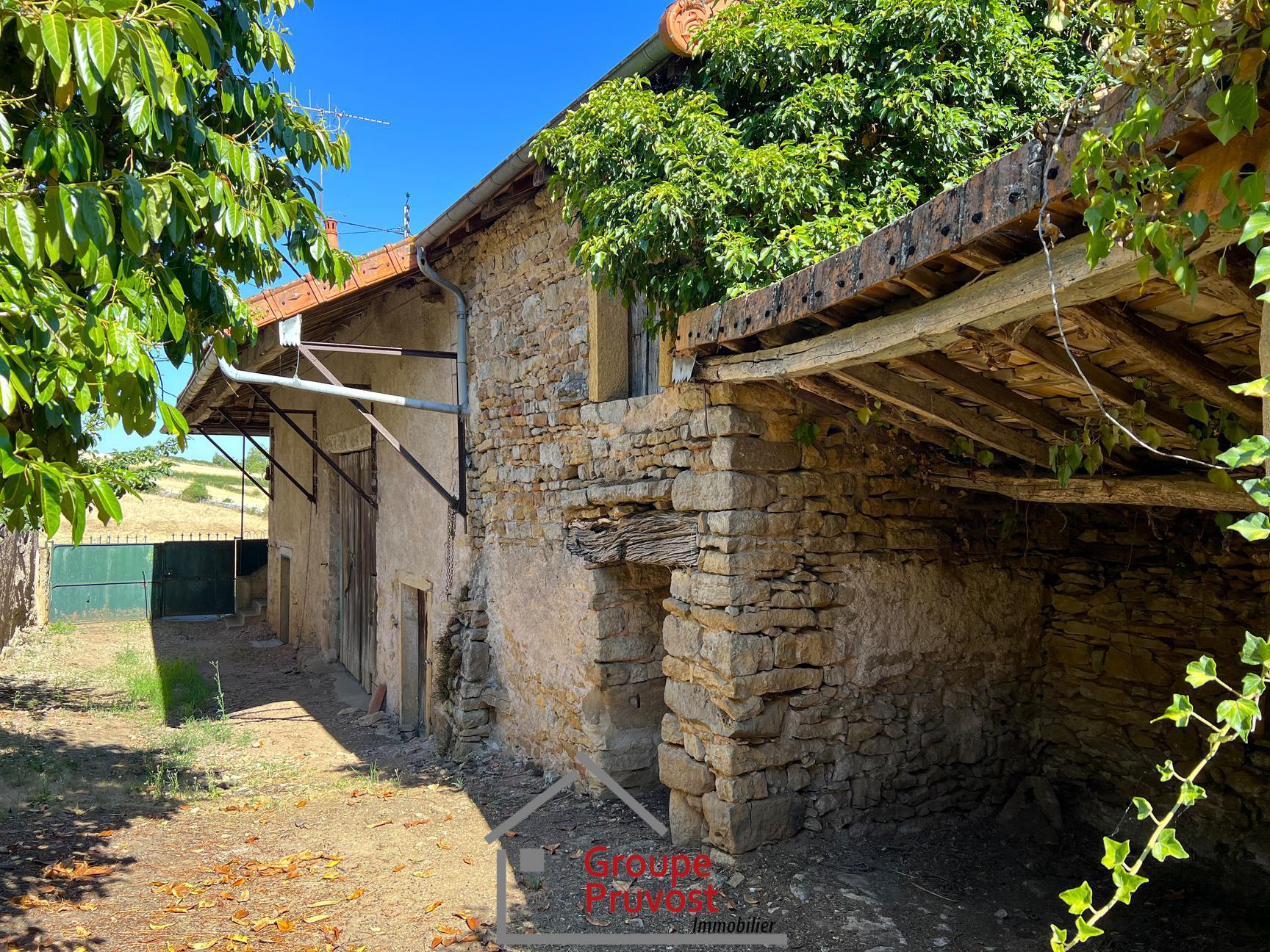 gedeon-photo-9b6badfac0070a1afe8ce515e6de3ce8 Ensemble immobilier à renover