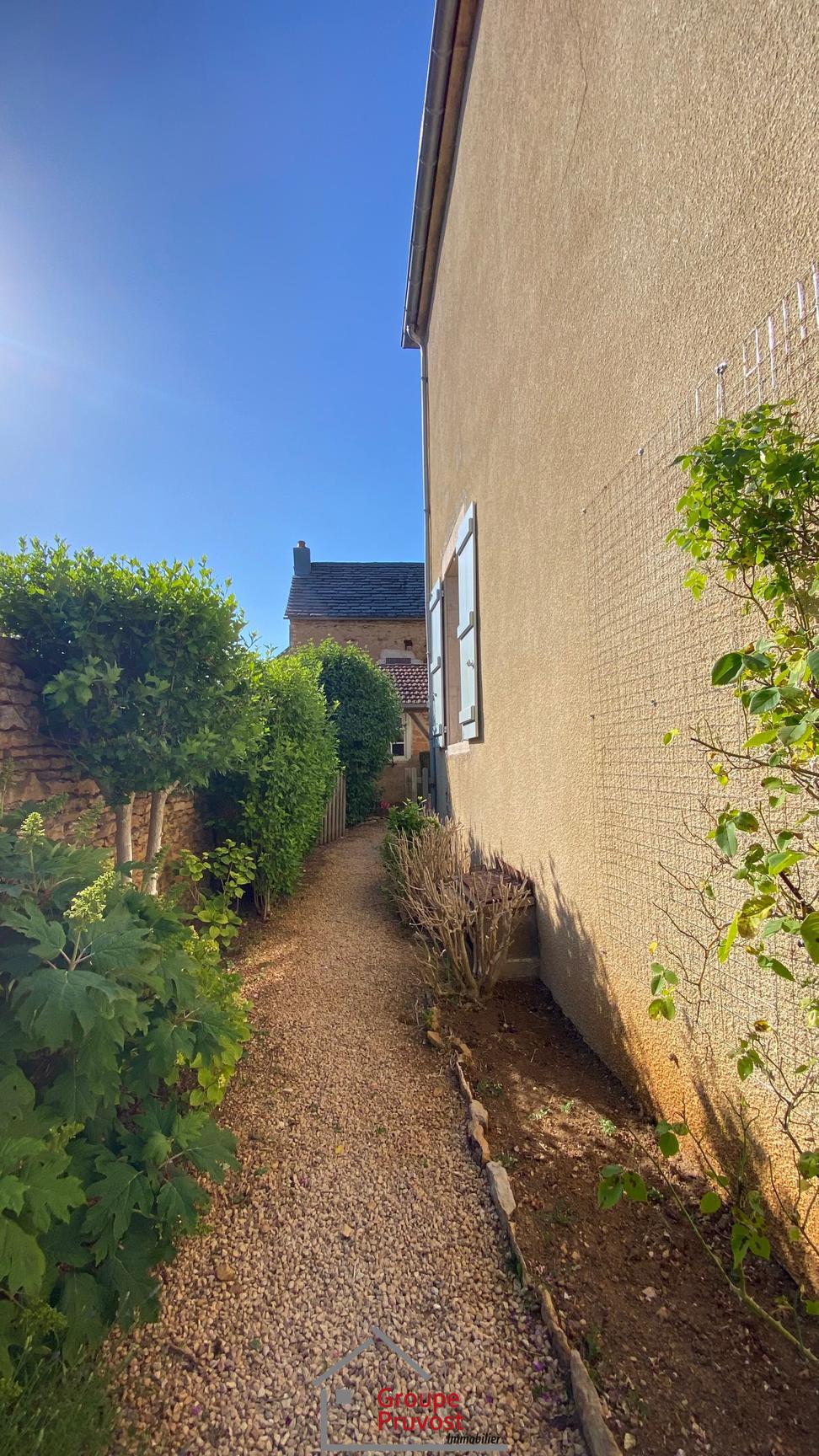 gedeon-photo-9cd1bd7998ed717a45e499575e3c77fd Maison de village