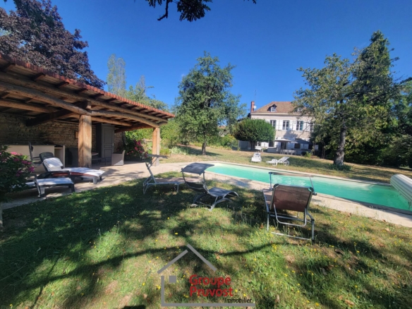 Vente Propriété 290 m² à Renaison 720 000 €