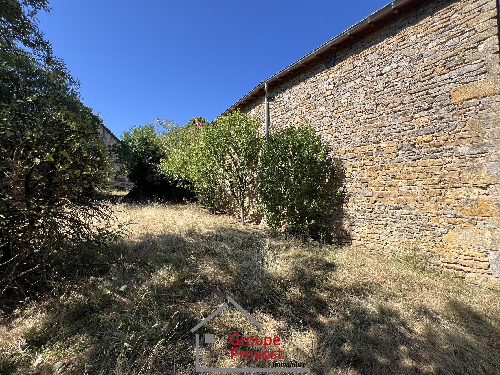 gedeon-photo-b8c8b298290f66d4206a14a9b10e1801 Ensemble immobilier à renover