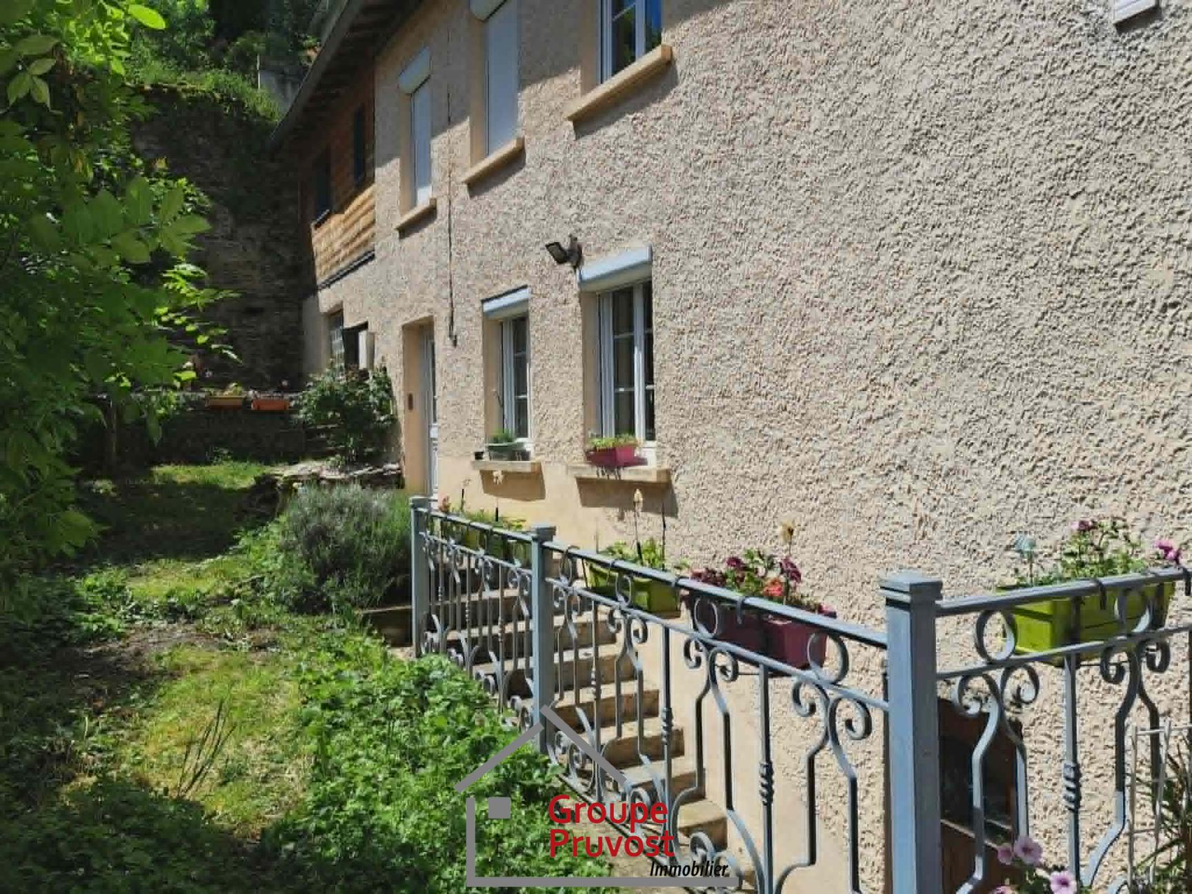 gedeon-photo-bd0b22f6dc9f702eb0b79037a7d120af Maison de village 4 pièces 110 m²