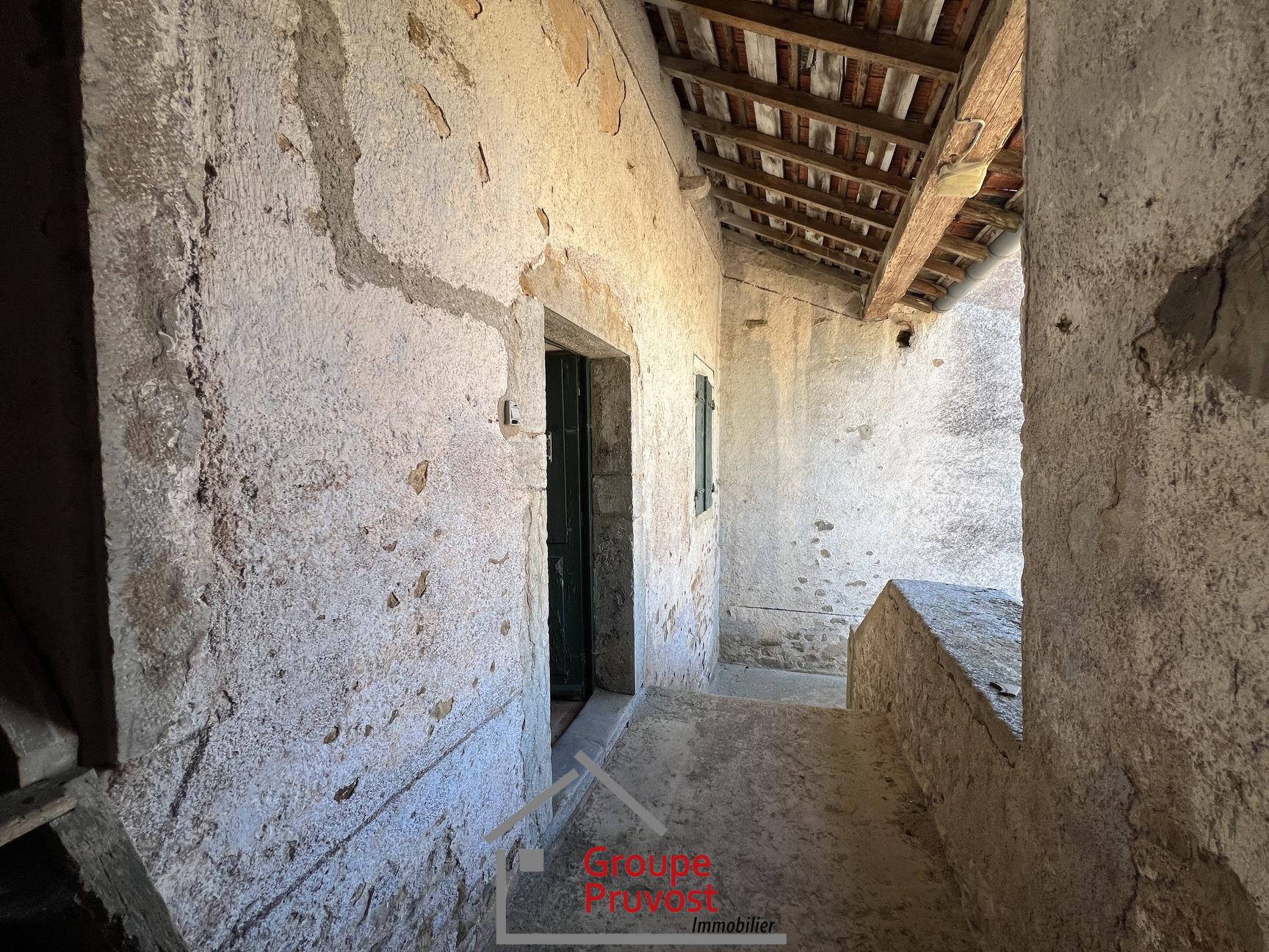 gedeon-photo-d6b42d6895181265b32dc12ccc2c105e Ensemble immobilier à renover