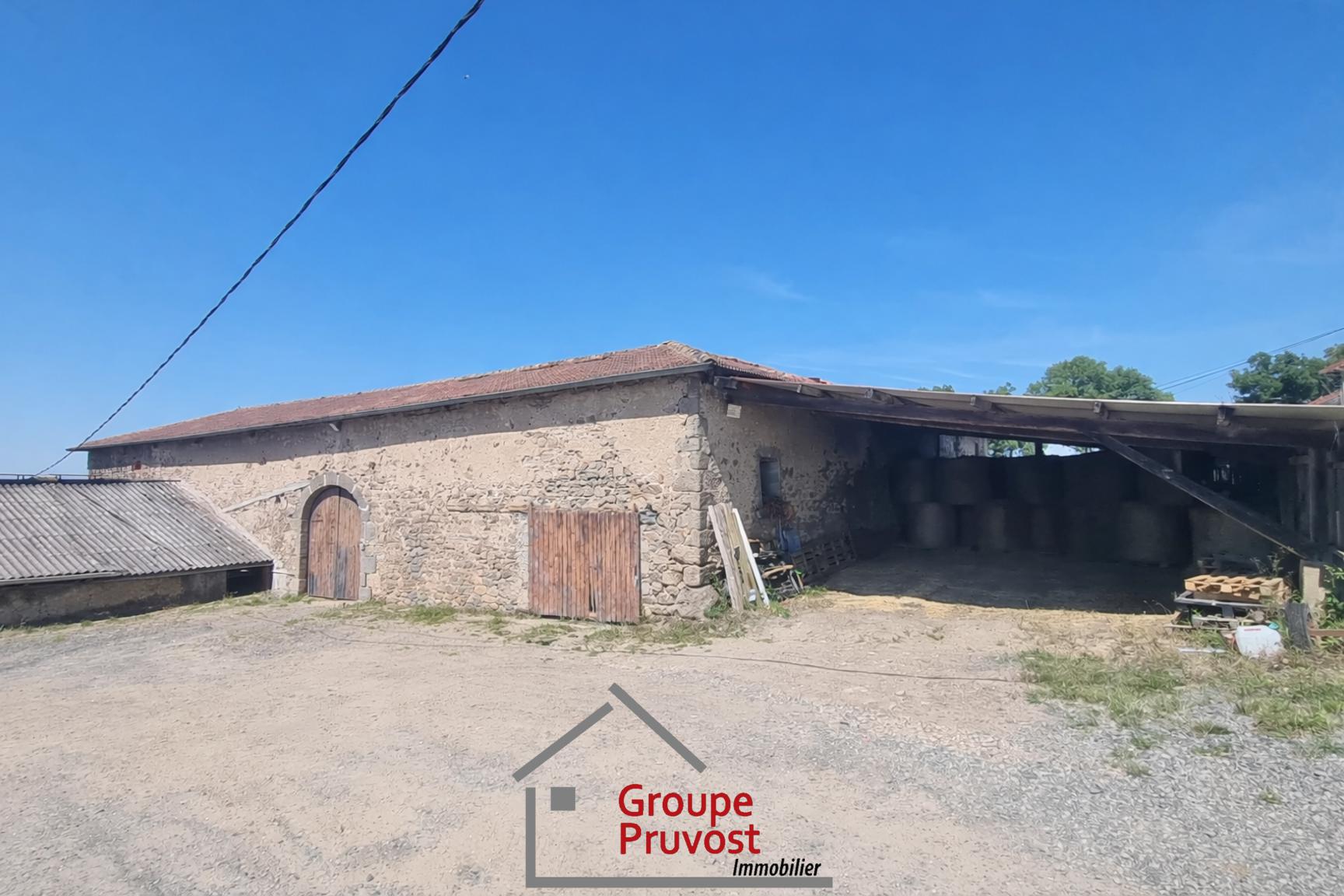 gedeon-photo-db303baf06e77f335376468dfd1257ee Corps de ferme avec terrain et box