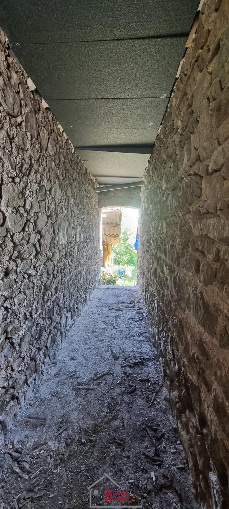 Vente Maison de village 200 m² à Renaison 99 900 €
