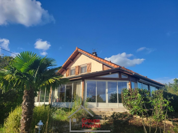 Vente Maison 196 m² à Renaison 383 000 €