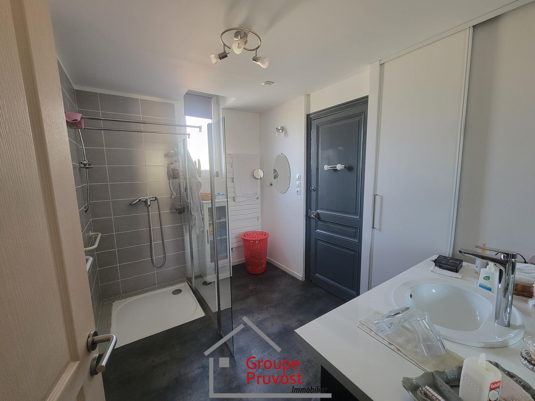 Vente Immeuble 430 m² à Le Coteau 295 000 €