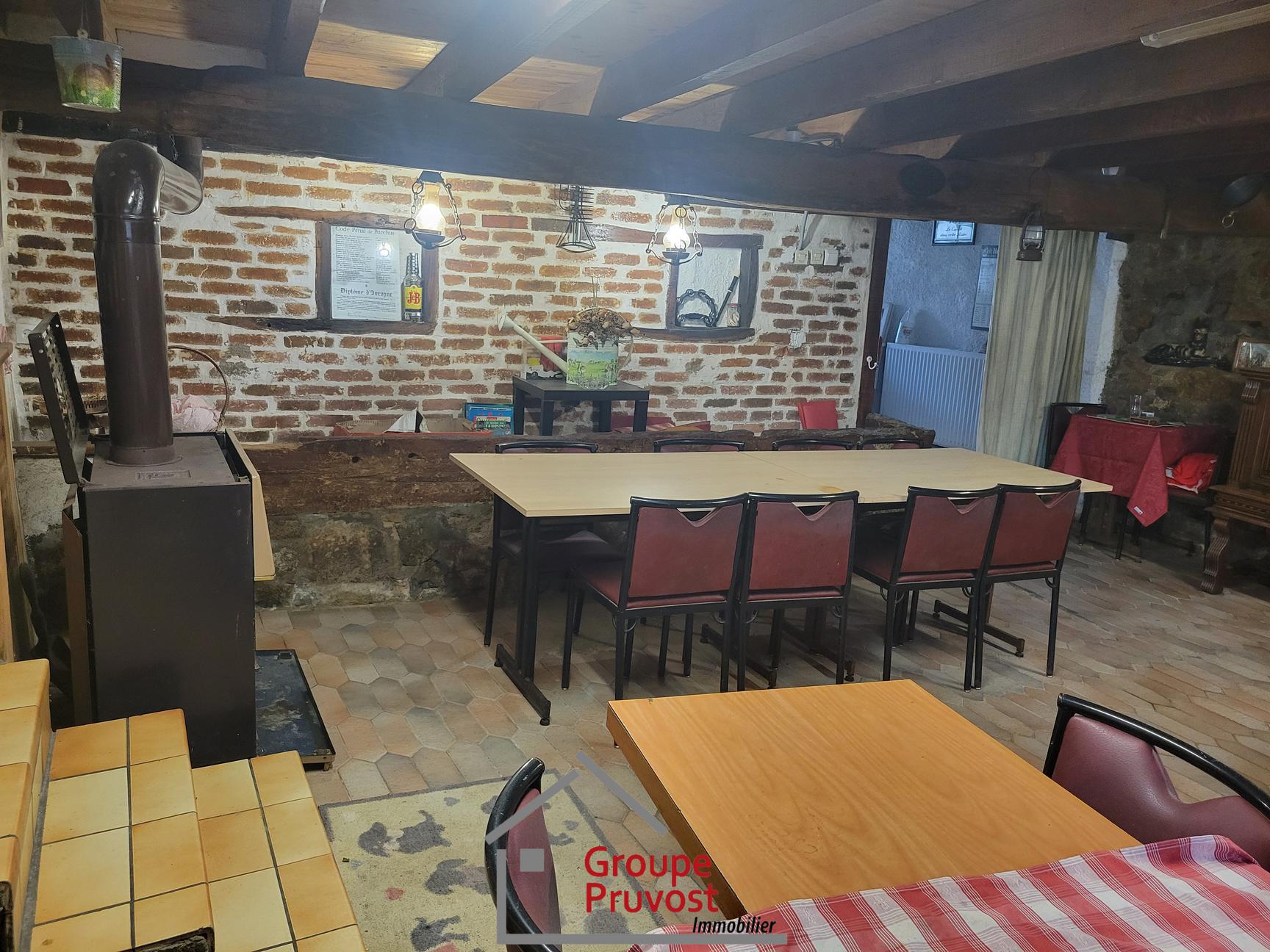 Vente Maison de village 200 m² à Renaison 99 900 €